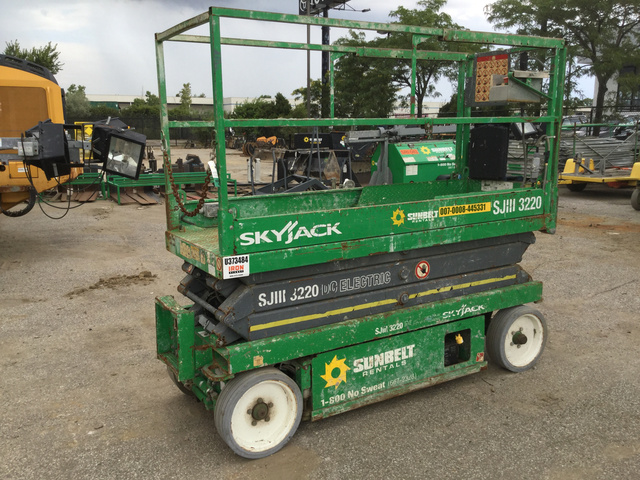 2012 Skyjack SJIII 3220 Electric Scissor Lift
