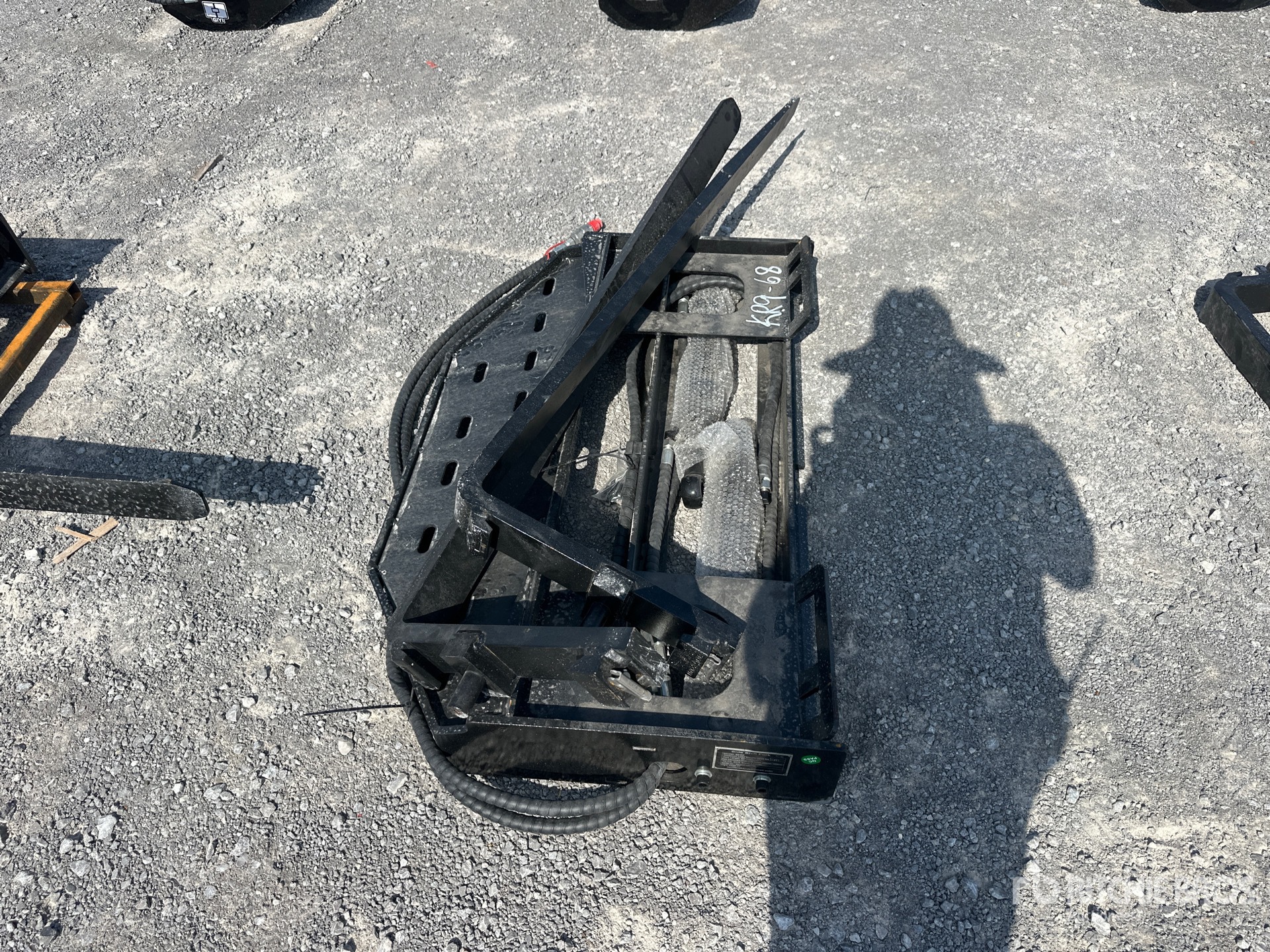 2026 GIYI GY-SF60 Side shift Skid Steer Forks (Unused)