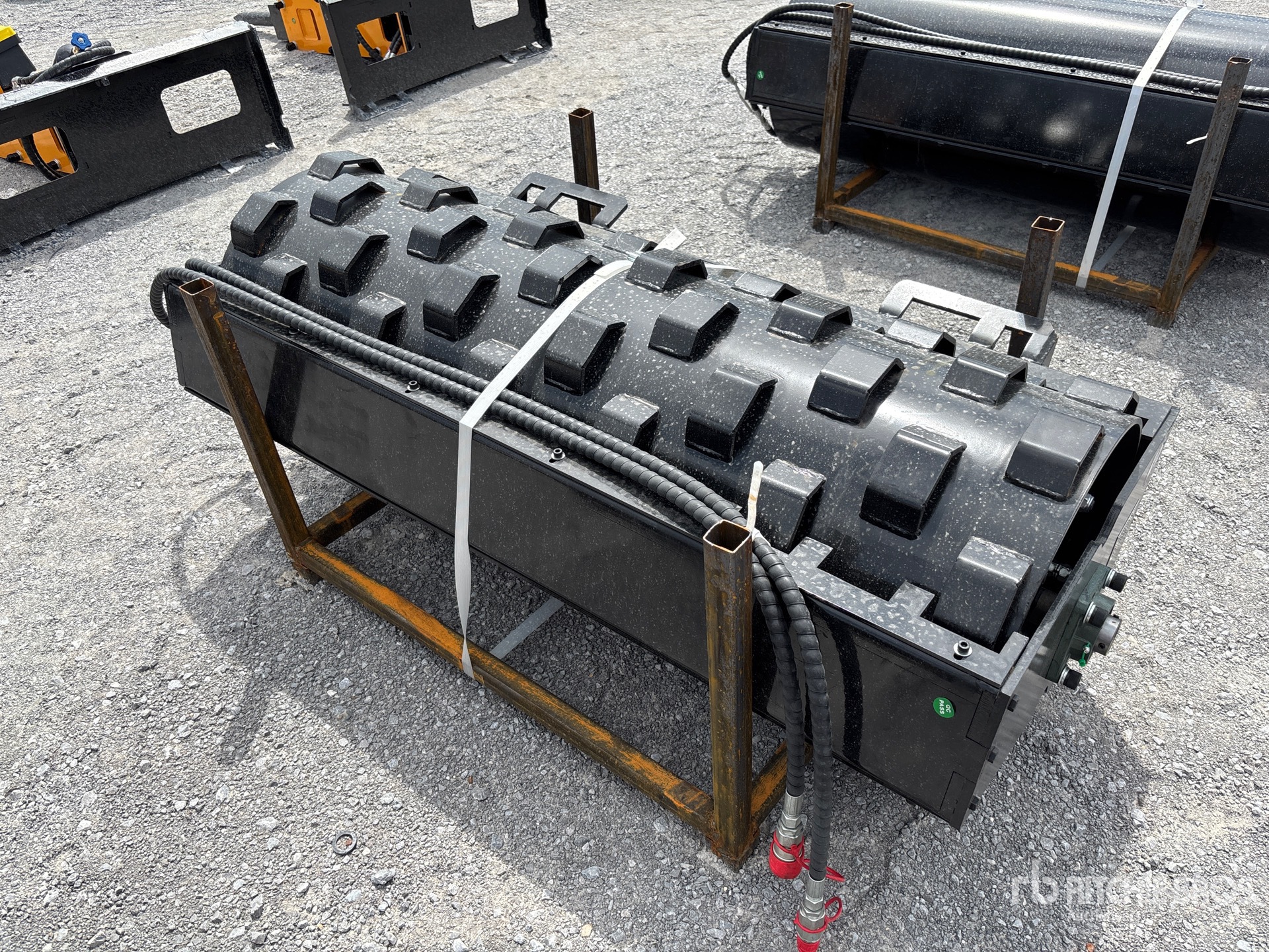 2026 GIYI GY-CW70 59 in Skid Steer Compactor Wheel Accessorio per mini pala (Unused)