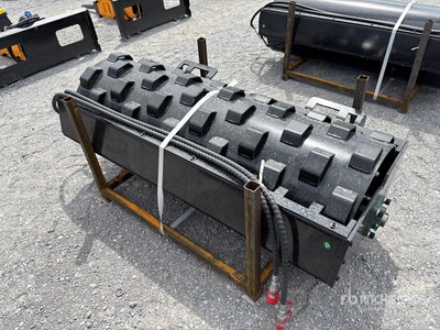 2026 GIYI GY-CW70 59 in Skid Steer Compactor Wheel Accessorio per mini pala (Unused)