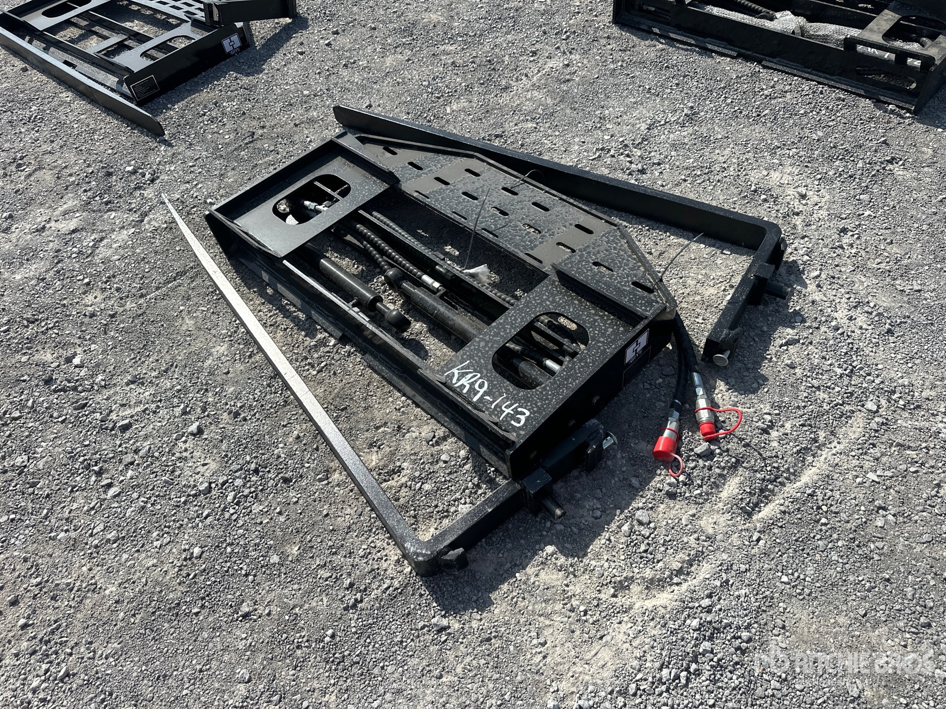2026 GIYI GY-SF60 Side shift Skid Steer Forks (Unused)
