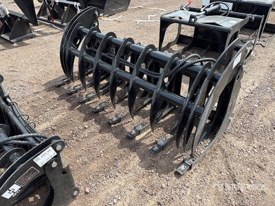 2026 GIYI GY-CLG72 72 in Log Skid Steer Grapple (Unused)