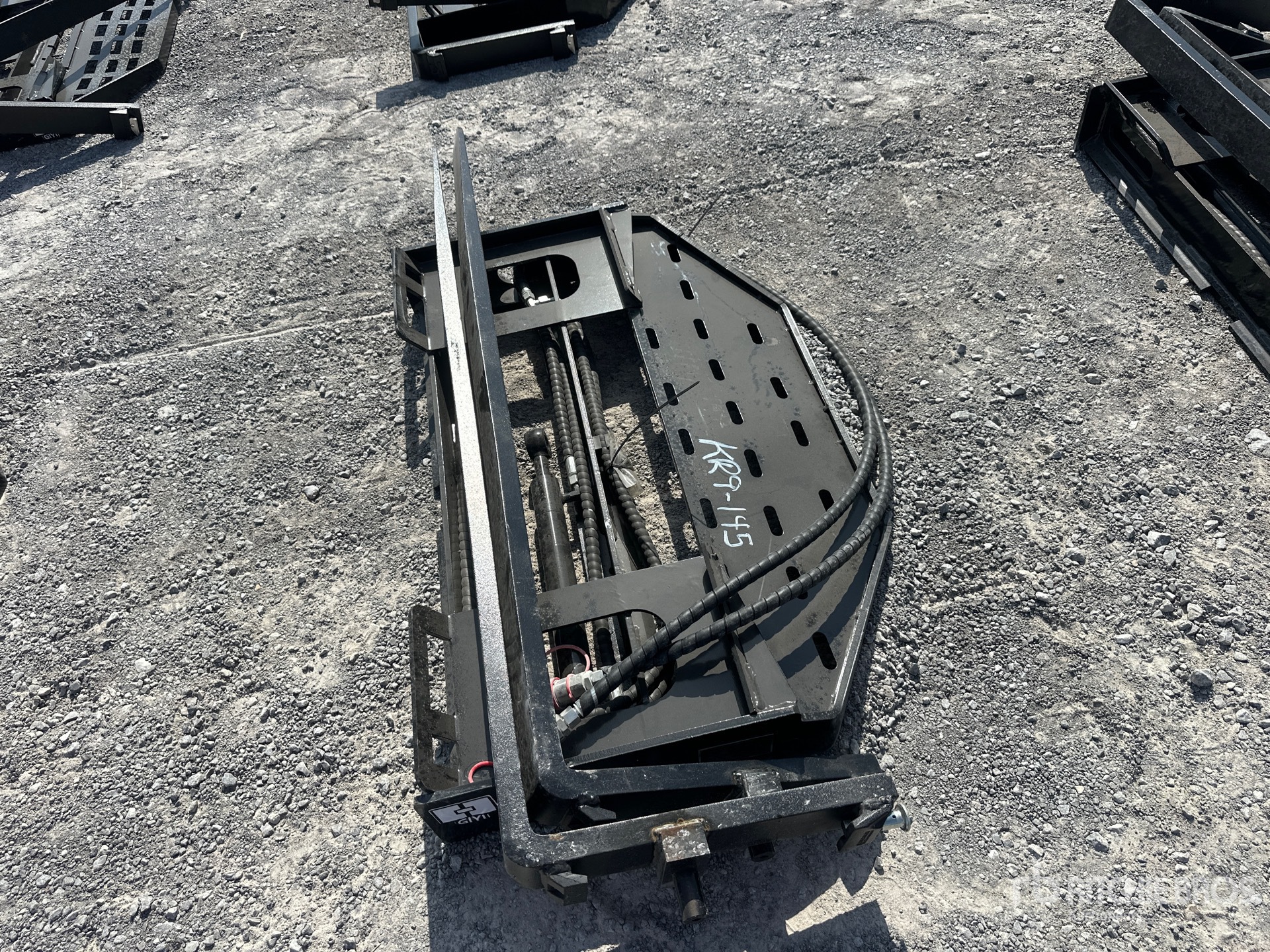 2026 GIYI GY-SF60 Side shift Skid Steer Forks (Unused)