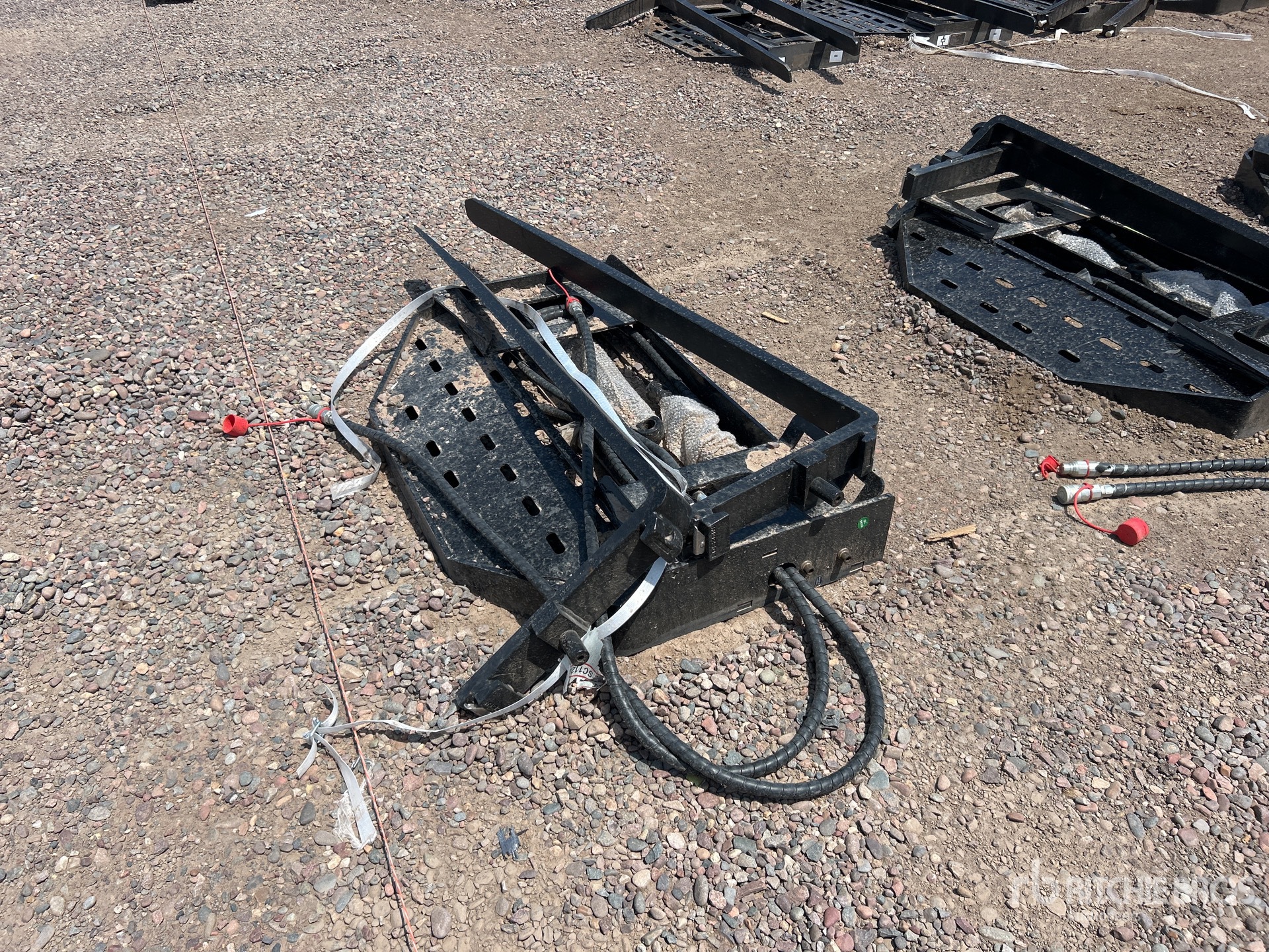 2026 GIYI GY-SF60 60 in Skid Steer Forks (Unused)