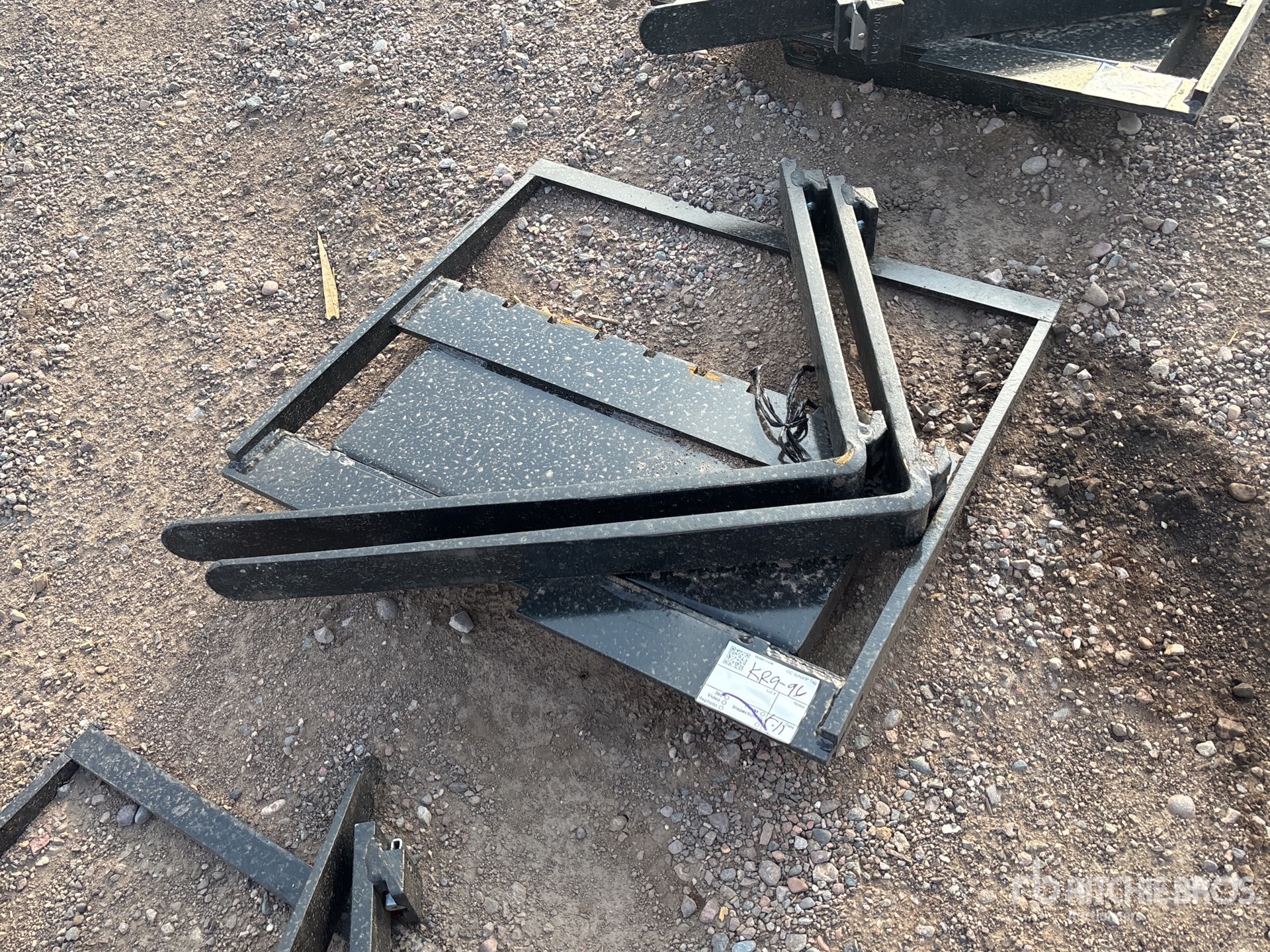 2026 GIYI GY-XHC 30 in Mini Skid Steer Forks (Unused)