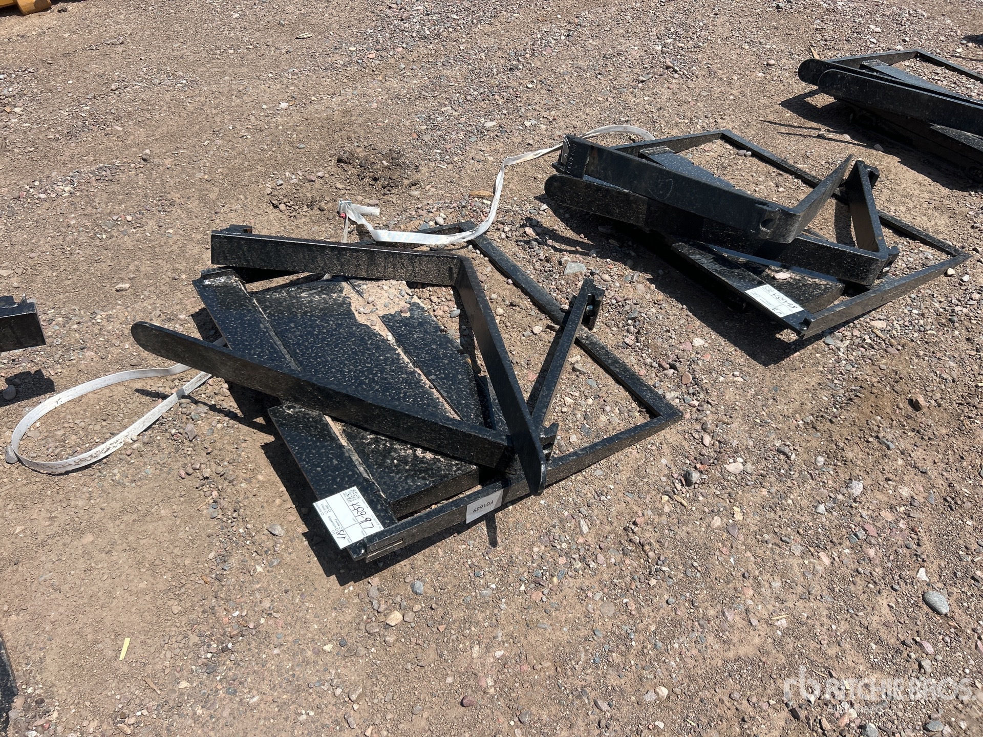 2026 GIYI GY-XHC Mini Skid Steer Forks (Unused)