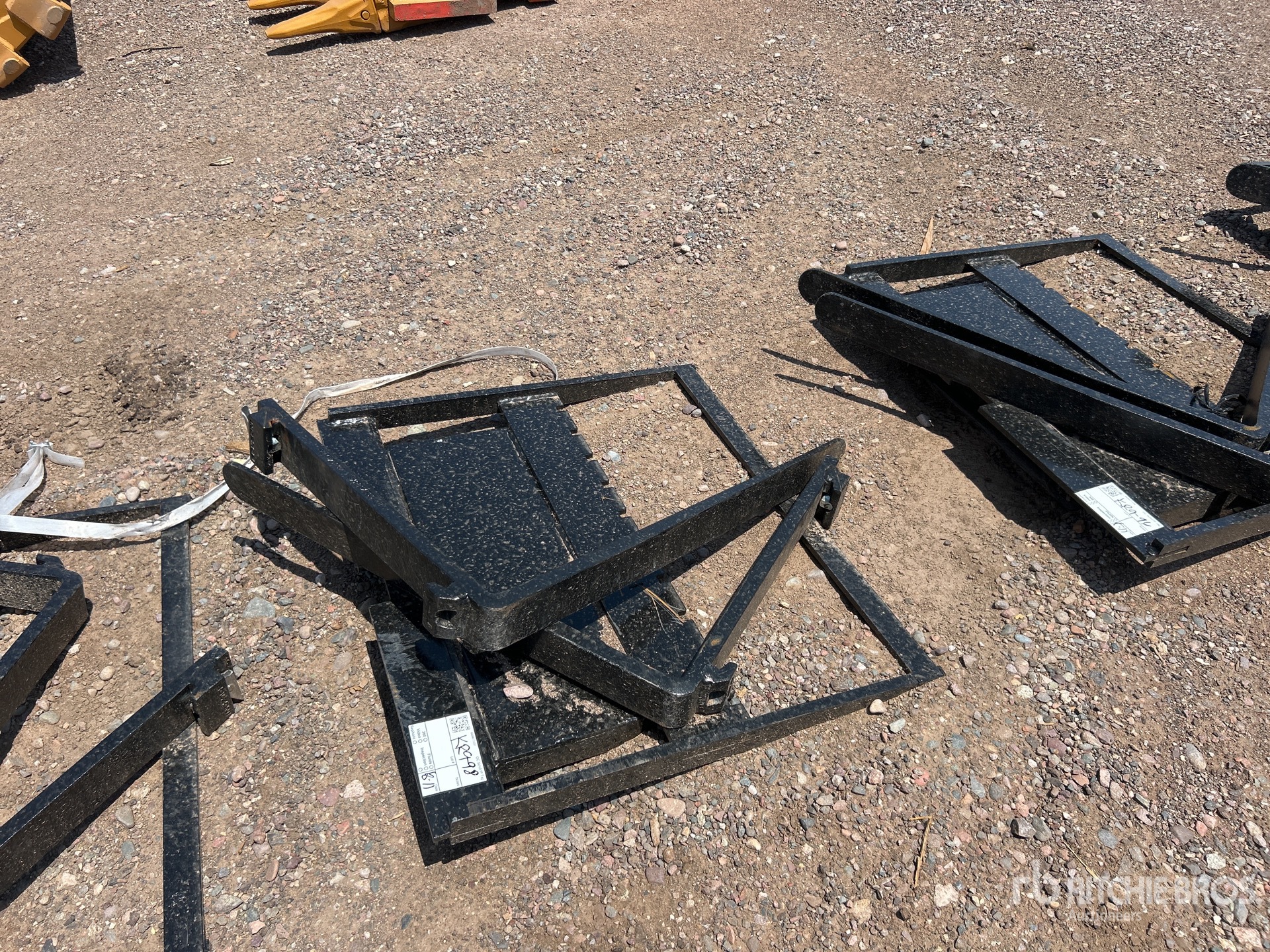 2026 GIYI GY-XHC Mini Skid Steer Forks (Unused)