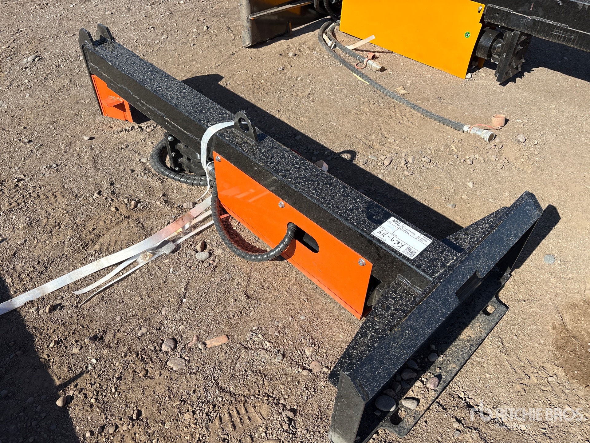 2026 GIYI GY-MLS62 62 in Mini Skid Steer Log Splitter (Unused)