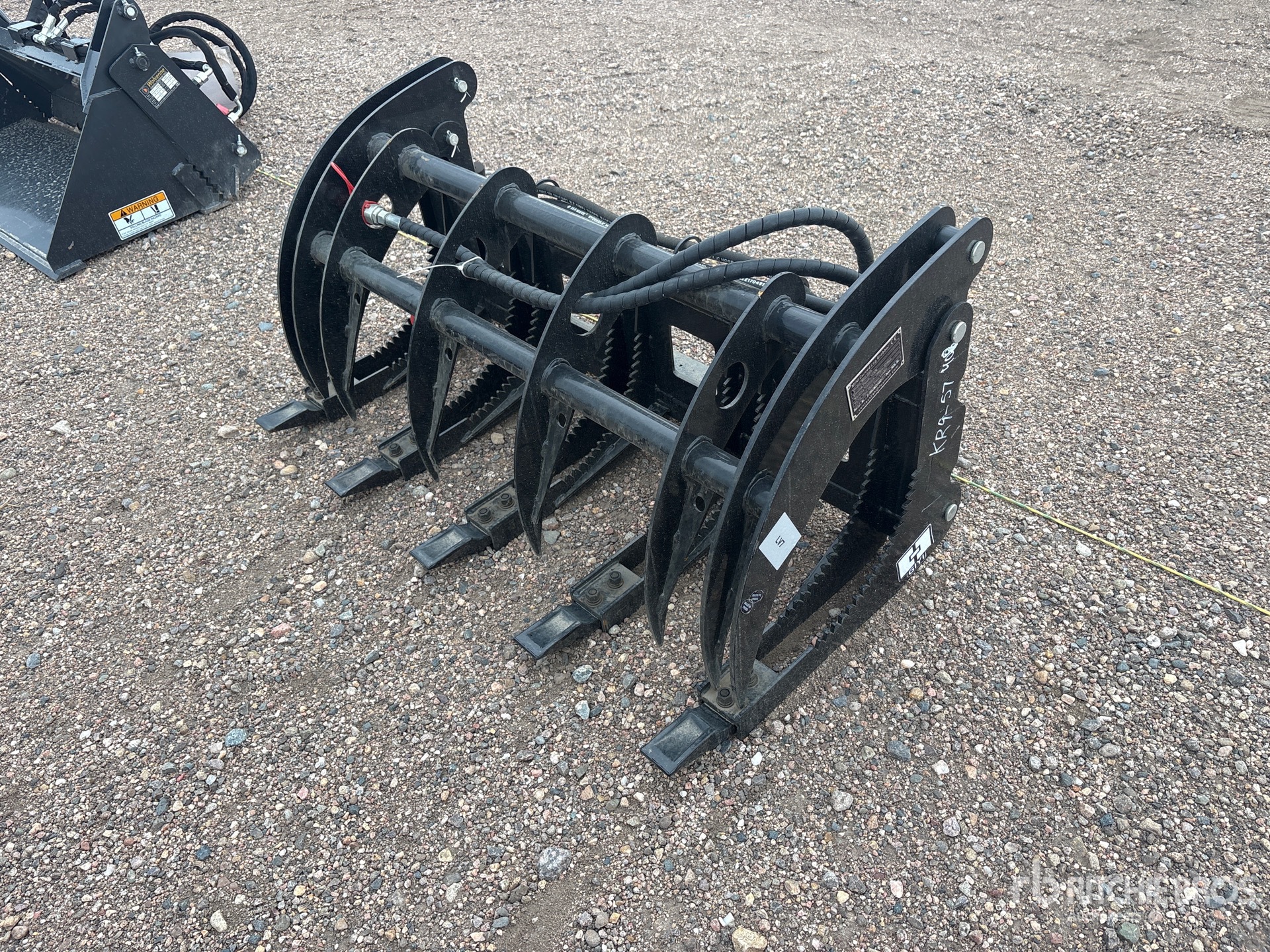 2026 GIYI GY-MCLG60 44 in Mini Skid Steer Grapple (Unused)