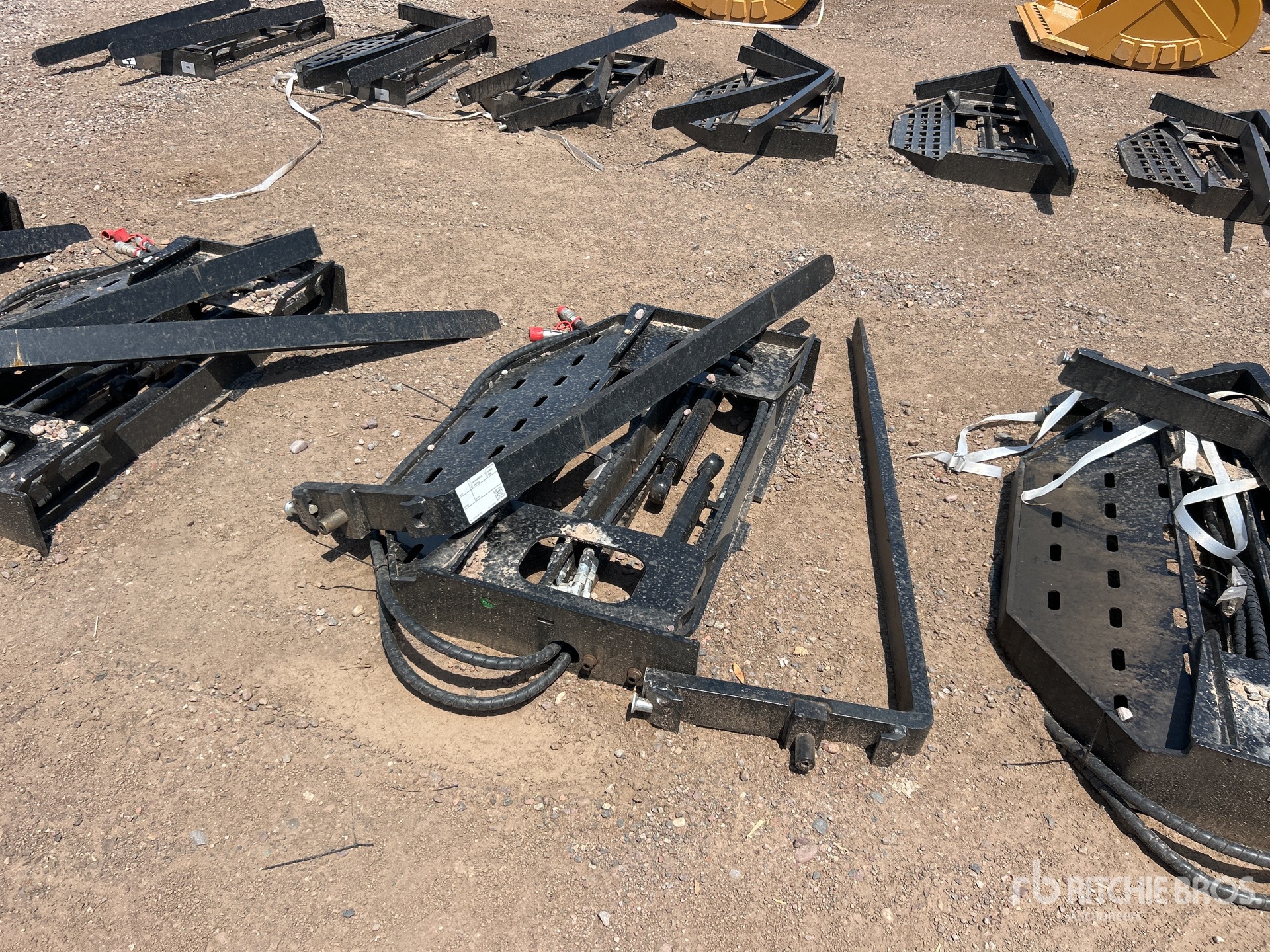 2026 GIYI GY-SF60 60 in Skid Steer Forks (Unused)