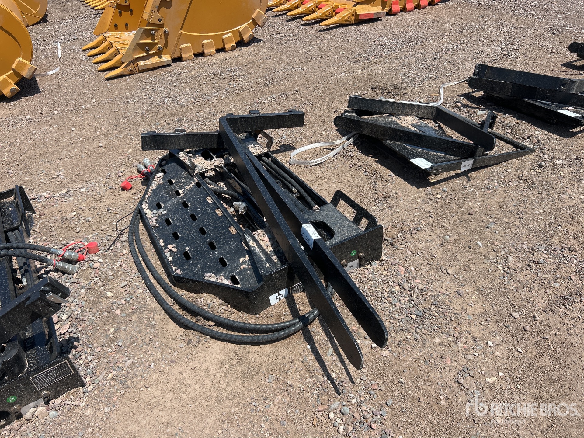 2026 GIYI GY-SF60 60 in Skid Steer Forks (Unused)