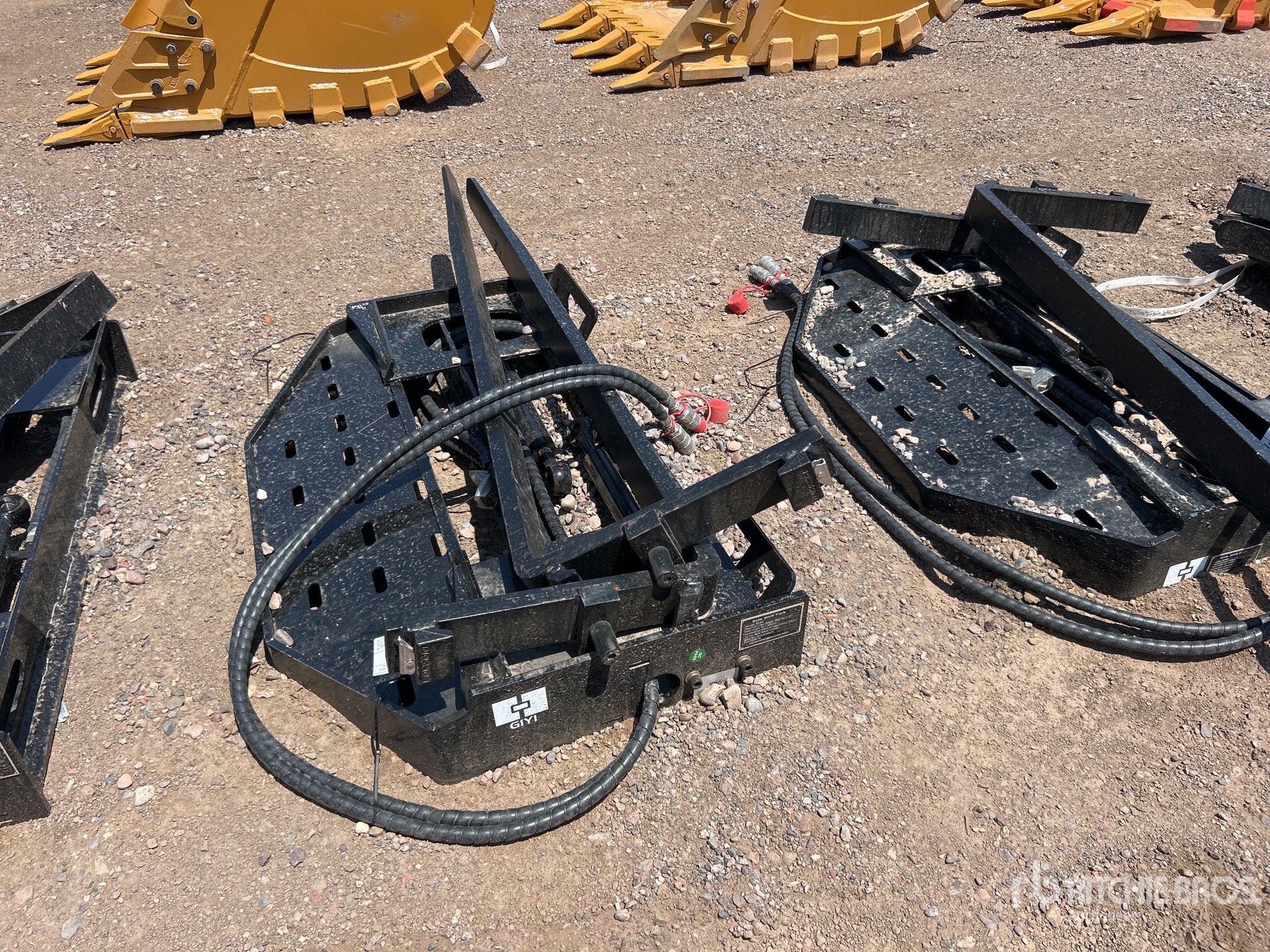 2026 GIYI GY-SF60 60 in Skid Steer Forks (Unused)