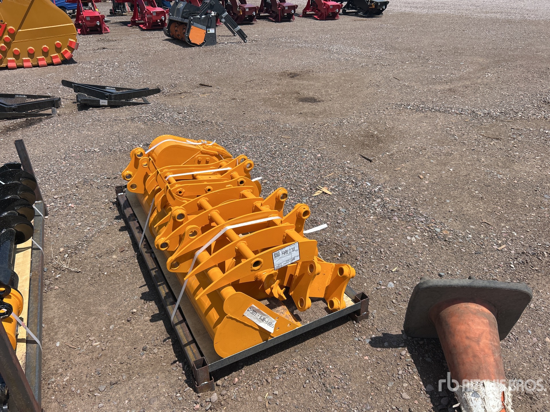 Quantity of (8) 2026 GIYI GYA-8 Mini Excavator Attachments - Fits Cat 301 (Unused)