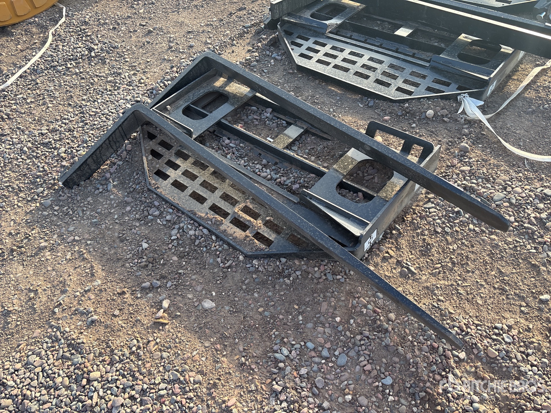 2026 GIYI GY-DHC 60 in Skid Steer Forks (Unused)