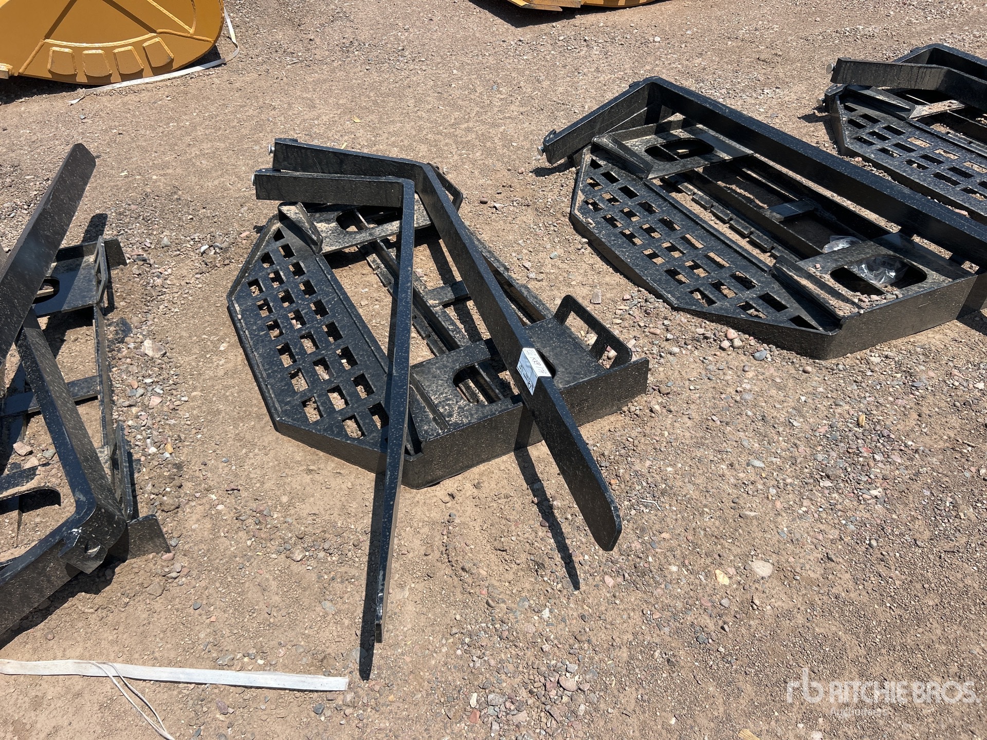 2026 GIYI GY-DHC Skid Steer Forks (Unused)