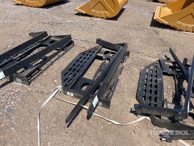 2026 GIYI GY-DHC Skid Steer Forks (Unused)