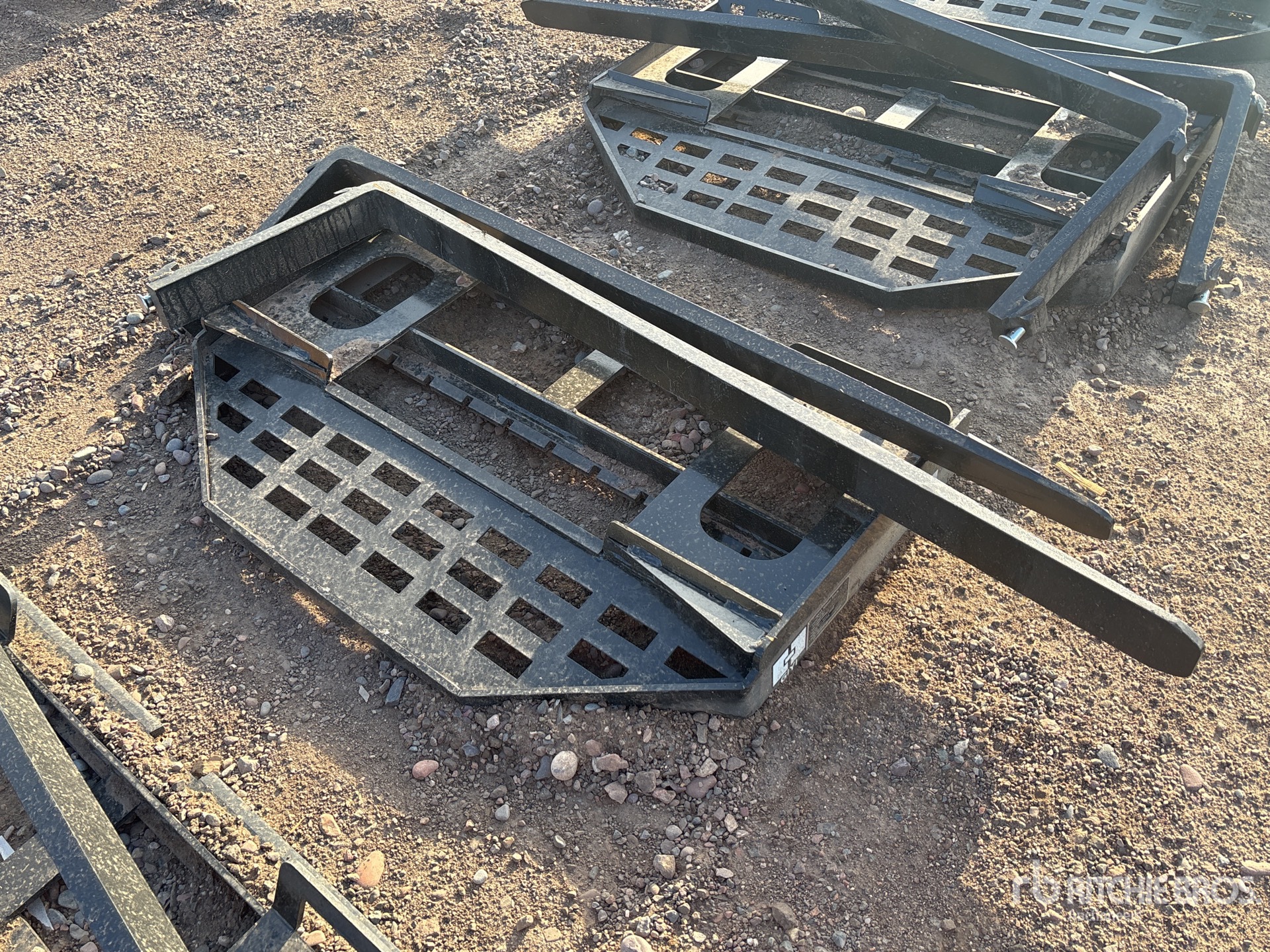 2026 GIYI GY-DHC 60 in Skid Steer Forks (Unused)