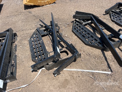2026 GIYI GY-DHC Skid Steer Forks (Unused)