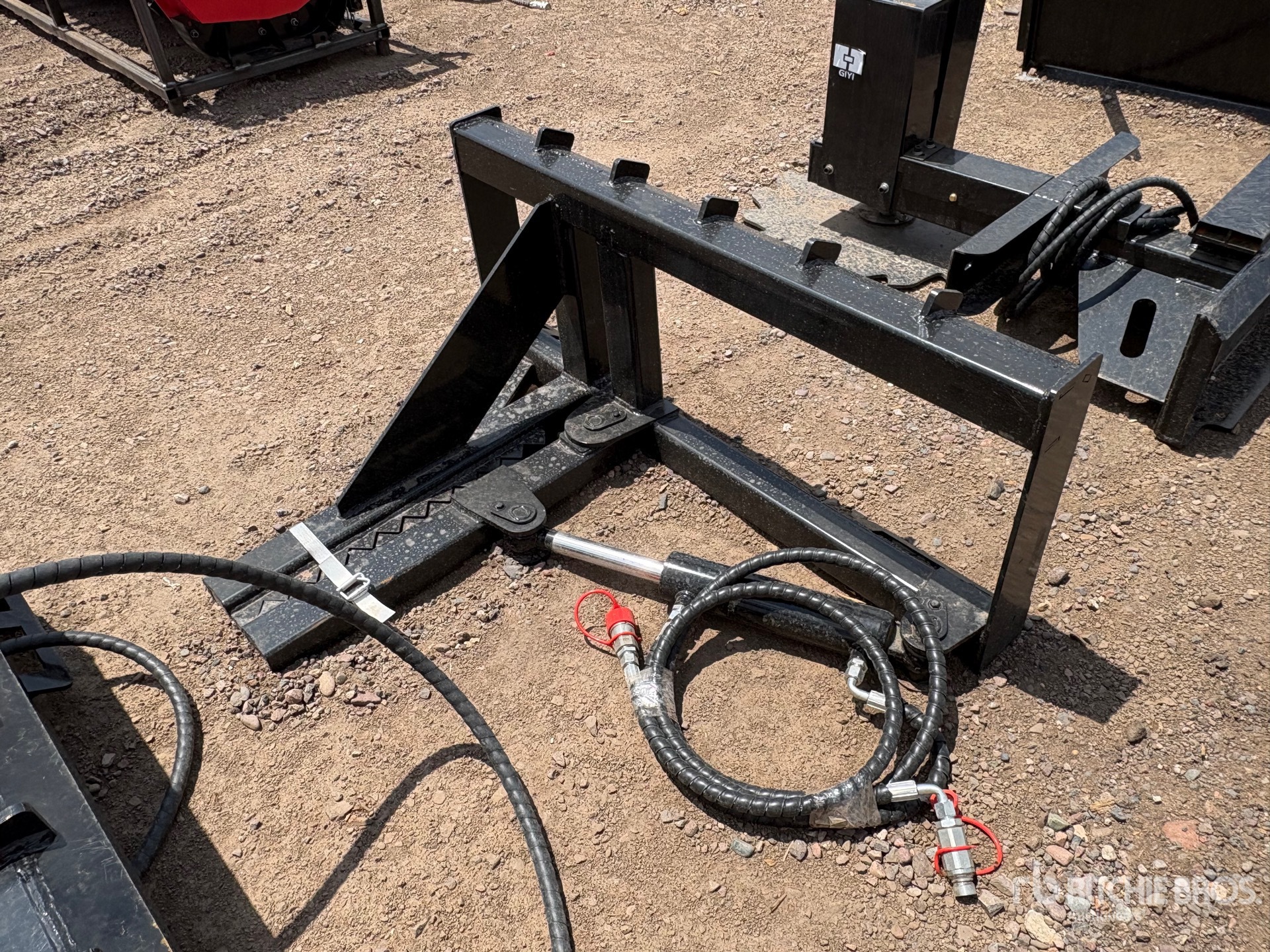 2026 GIYI GY-TP25 25 in Skid Steer Post Puller (Unused)