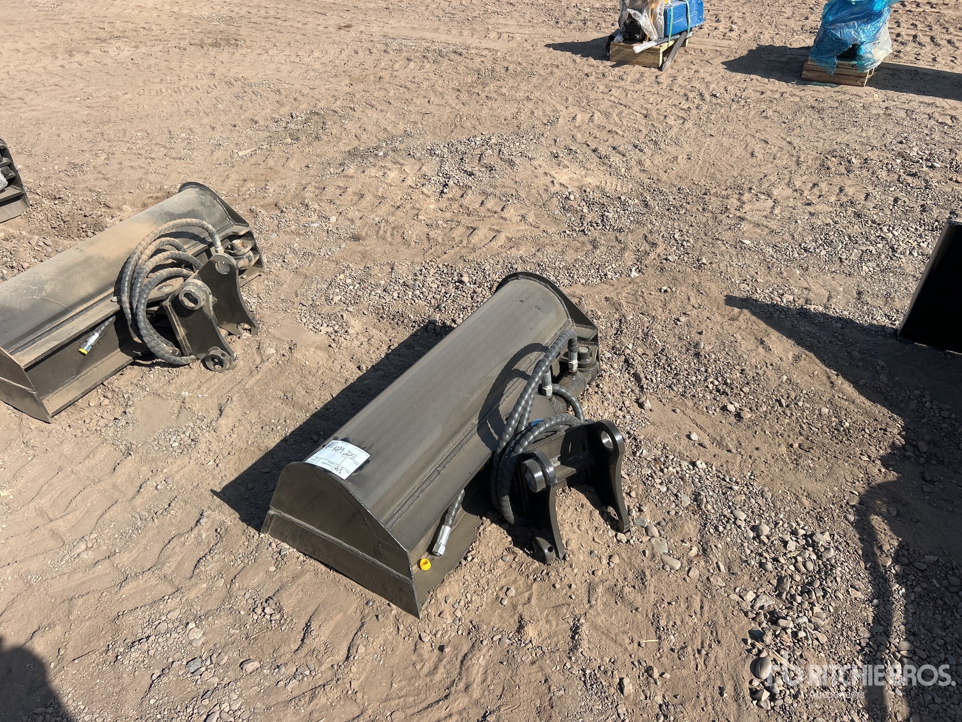 2026 GIYI GY-D3T Tilting Excavator Bucket (Unused)