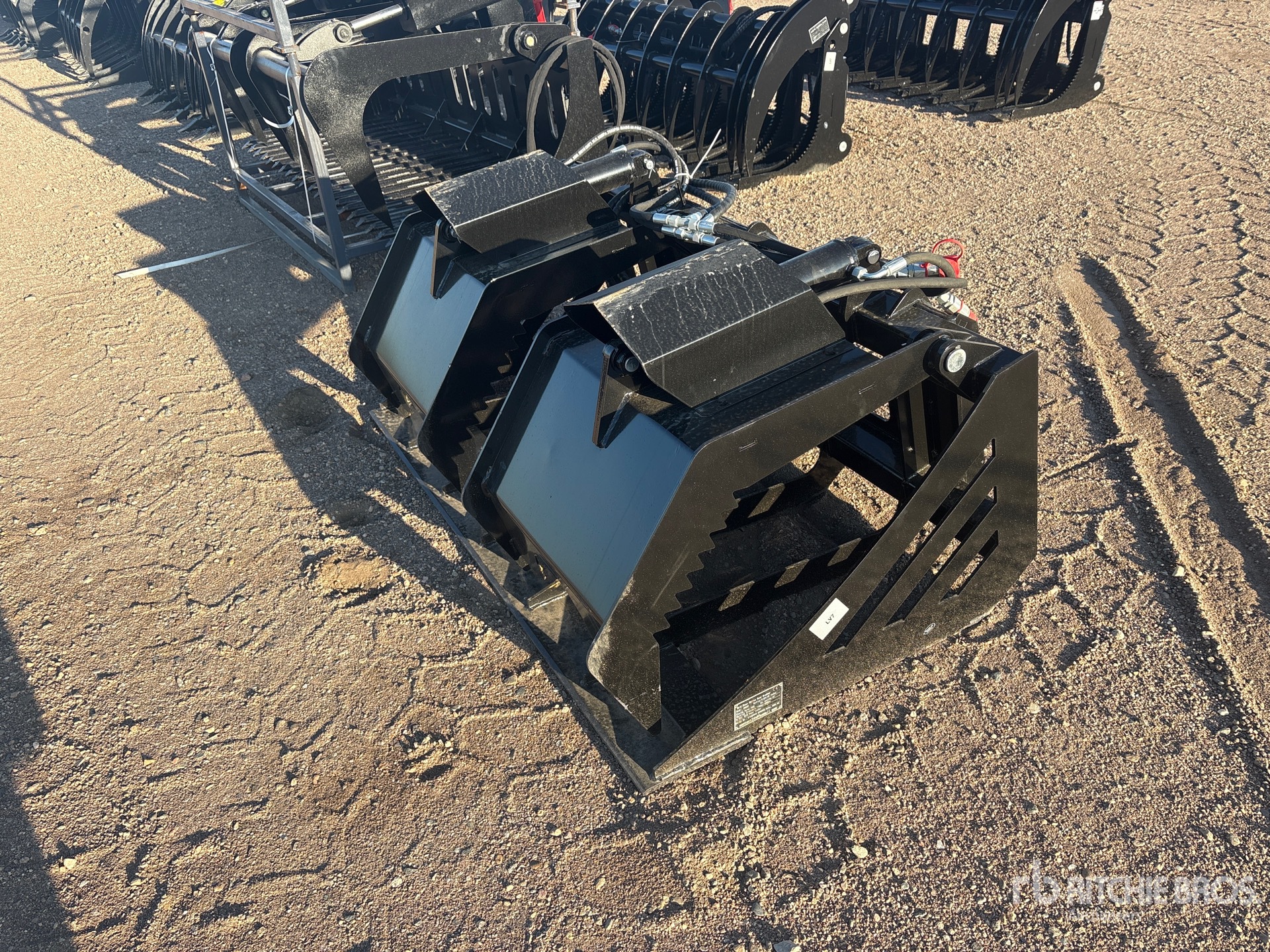 2026 GIYI GY-HWG60 60 in Skid Steer Grapple (Unused)