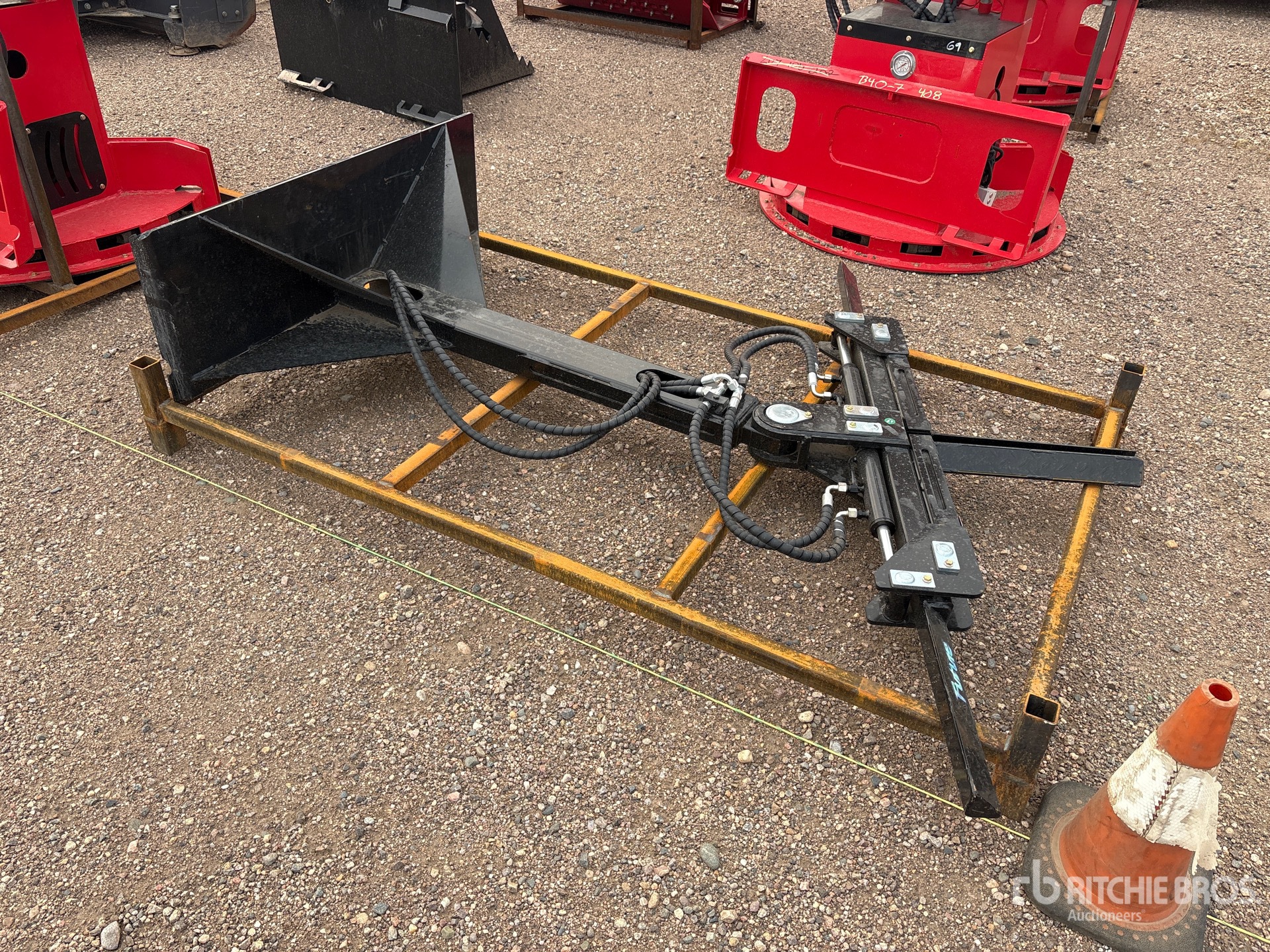 2026 Future FT-STL75 75 in Skid Steer Tire Lifter (Unused)