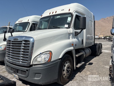 2019 Freightliner Cascadia 6x4 Sleeper Truck Tractor (Inoperable)