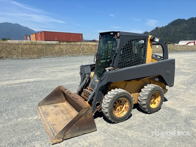 2013 John Deere 318D Skid Steer Loader
