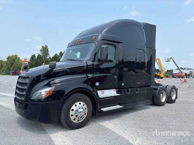 2019 Freightliner Cascadia 126 6x4 T/A Sleeper Truck Tractor