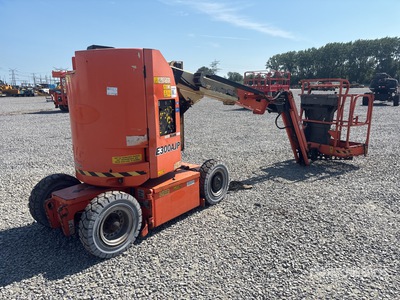 JLG E300 AJP 2WD Electric Piattaforma monobraccio articolata (Inoperable)