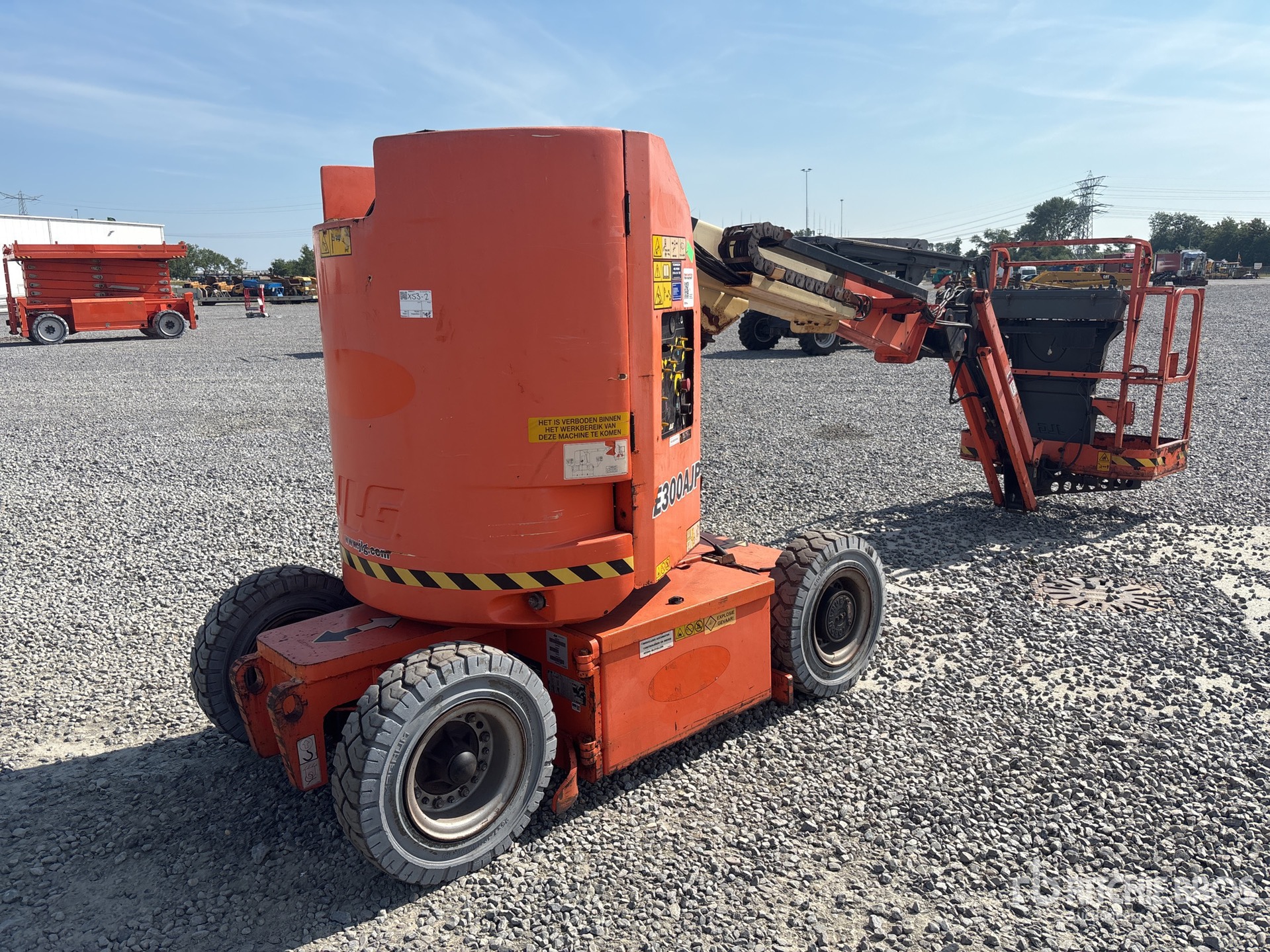 2015 JLG E300 AJP 2WD Electric Articulating Boom Lift
