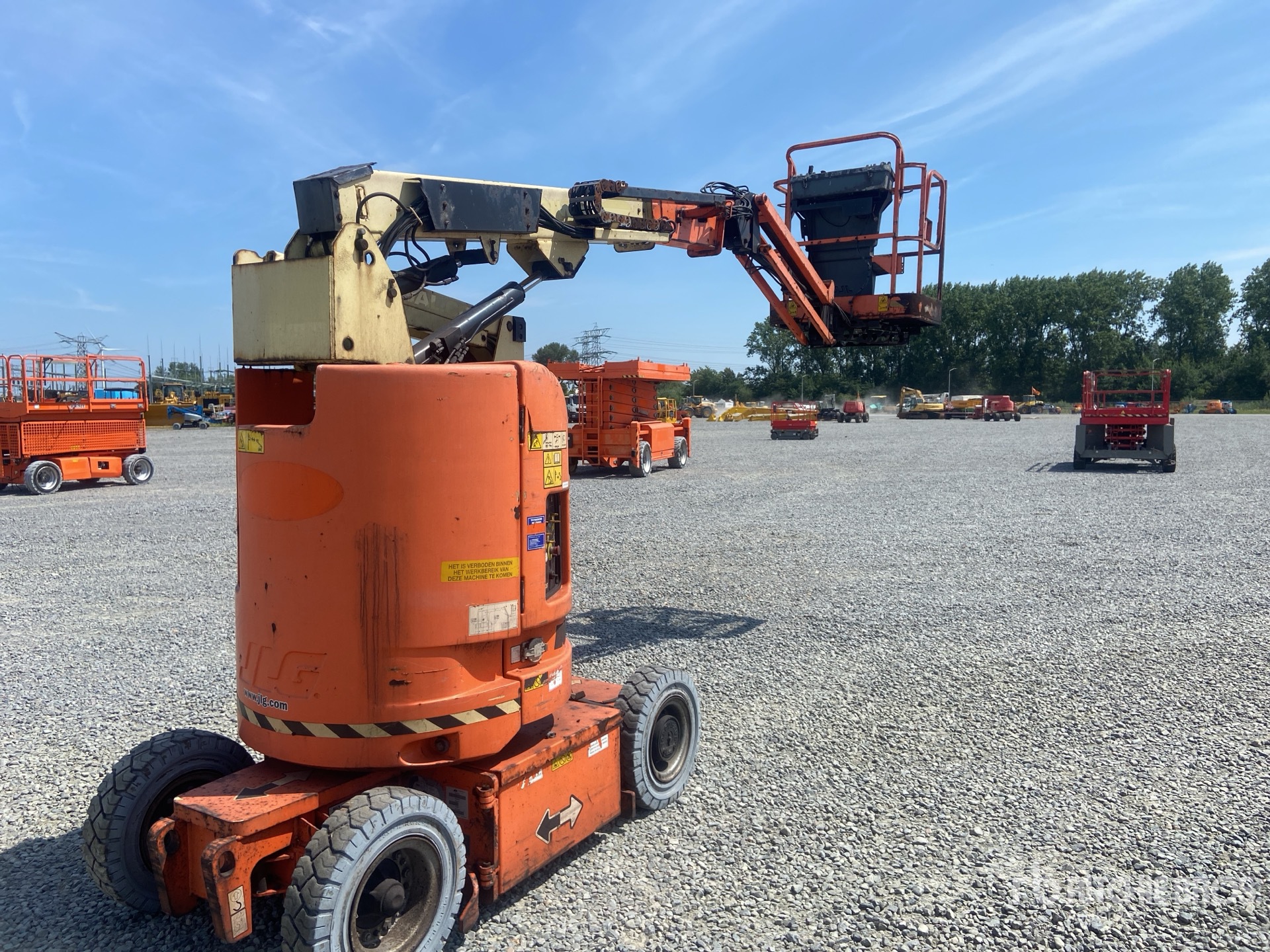 2014 JLG E300 AJP 2WD Electric Articulating Boom Lift