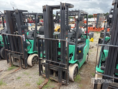 2021 Mitsubishi FGC25N 4750 lb Cushion Tire Chariot Élévateur