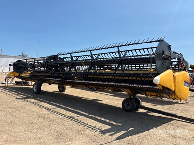 2015 New Holland 880 40 ft Draper Combine Header