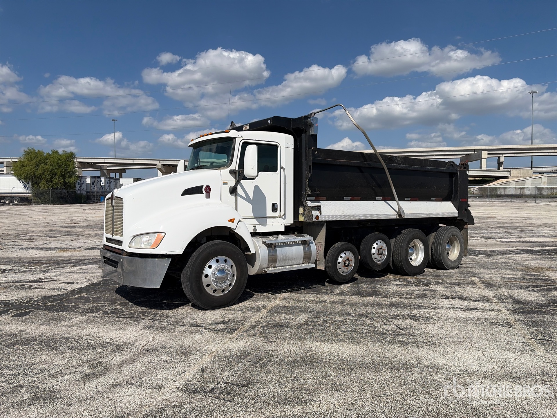 2015 Kenworth T400 10x4 Quad/A Dump Truck