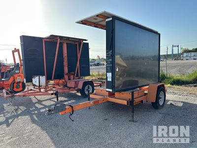 2009 ADDCO DHS1000 SLD Solar Message Board (Inoperable)