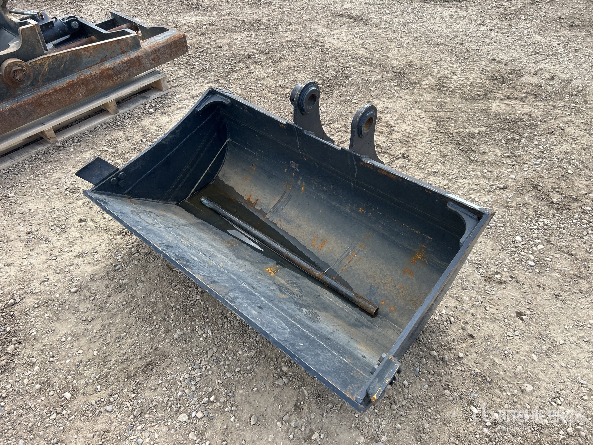 48 in Cleanup Excavator Bucket