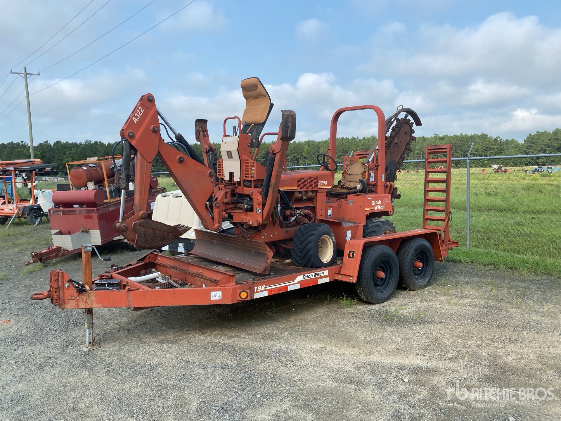 2003 Ditch Witch 3700DD 4x4 Trencher w/2003 Ditch Witch Trailer