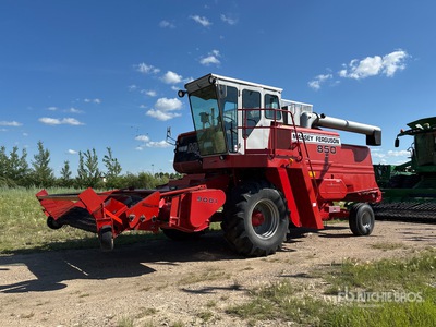 1984 Massey Ferguson 850 Combine Harvester