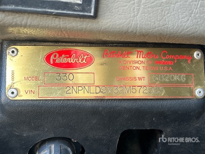 2002 Peterbilt 330 6x4 Camion à eau
