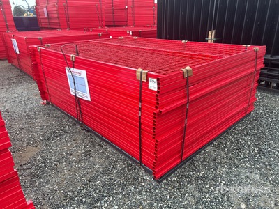 Quantity of (30) Canex 8 ft x 6 ft Powder Coated サイト フェンス (Unused)