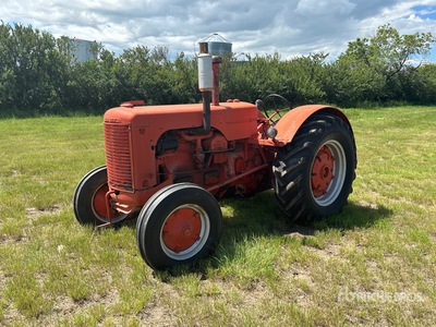 J.I. Case Antique Tractor (Inoperable)
