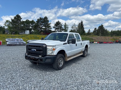 2014 Ford F-350 XL 4x4 Crew Cab Pickup