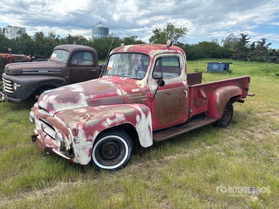 International R-110 4x2 Pickup (Inoperable)