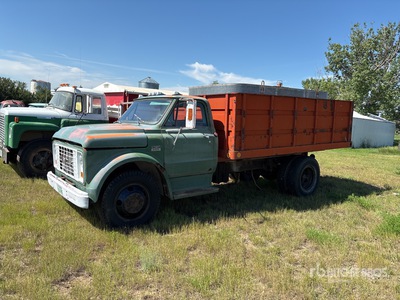 GMC 950 4x2 Grain Truck (Inoperable)