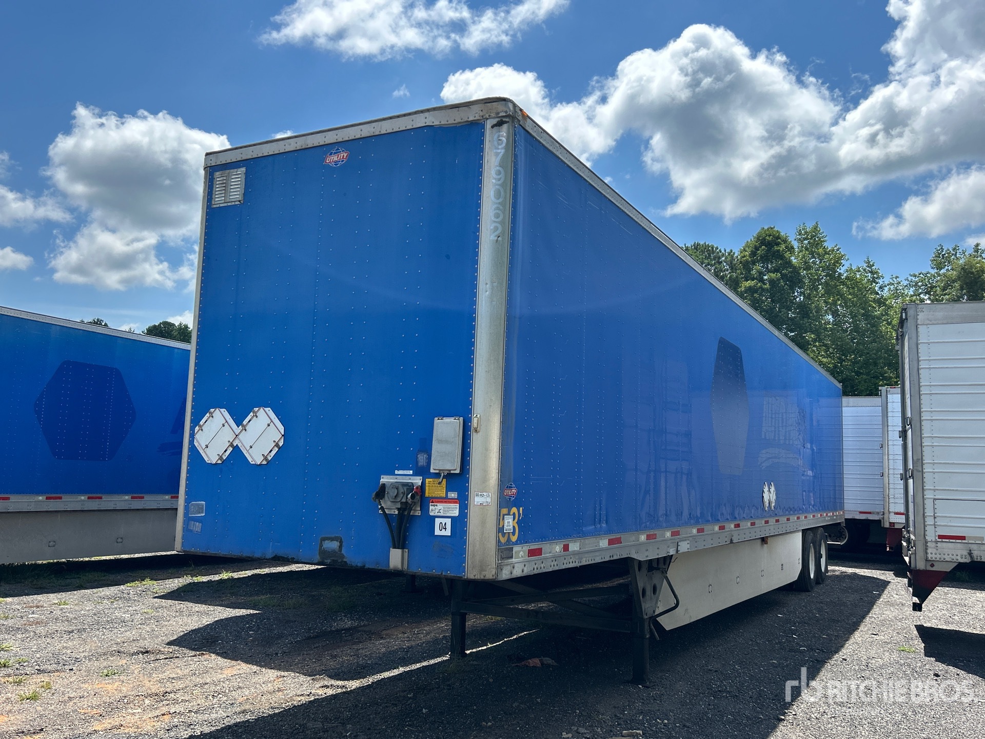 2014 Utility 53 ft x 102 in T/A Van Trailer