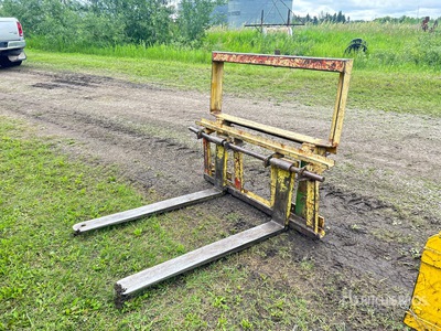 45 in Tractor Pallet Forks