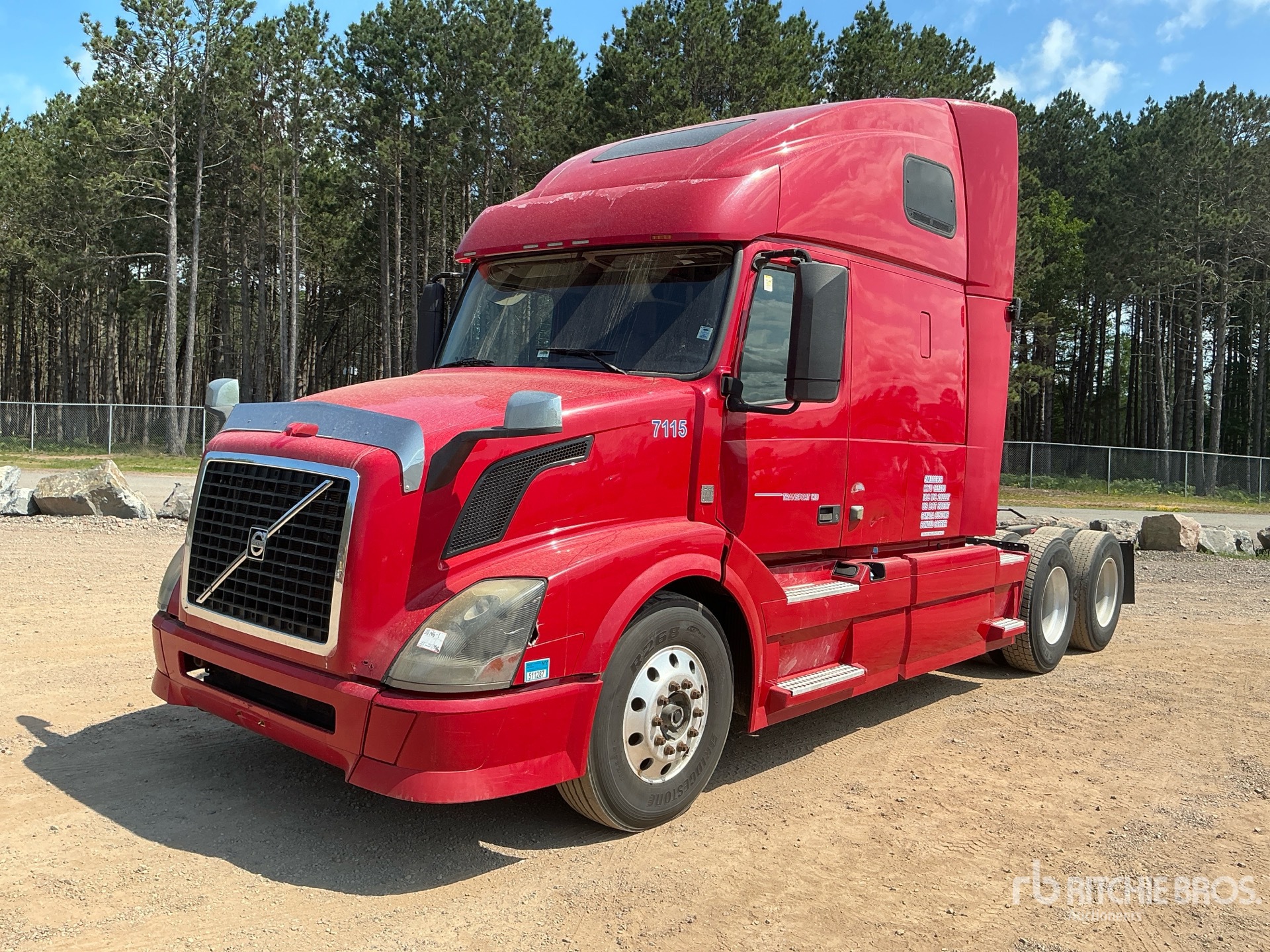 2013 Volvo VNL 6x4 T/A Sleeper Truck Tractor
