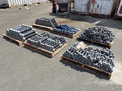 Quantity of (6) Pallets of Assortment of Bolts Divers - Magasin, entrepôt, consommateur