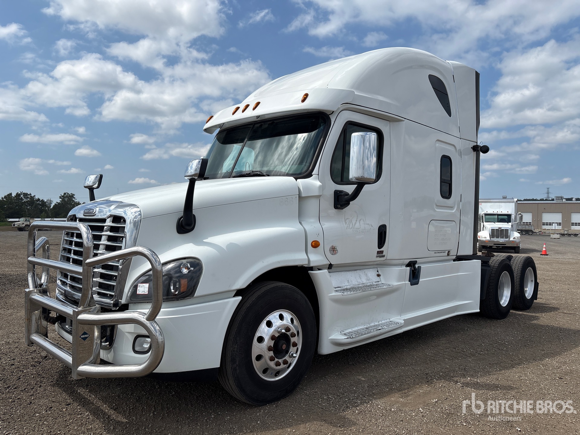 2016 Freightliner Cascadia 125 6x4 T/A Sleeper Truck Tractor